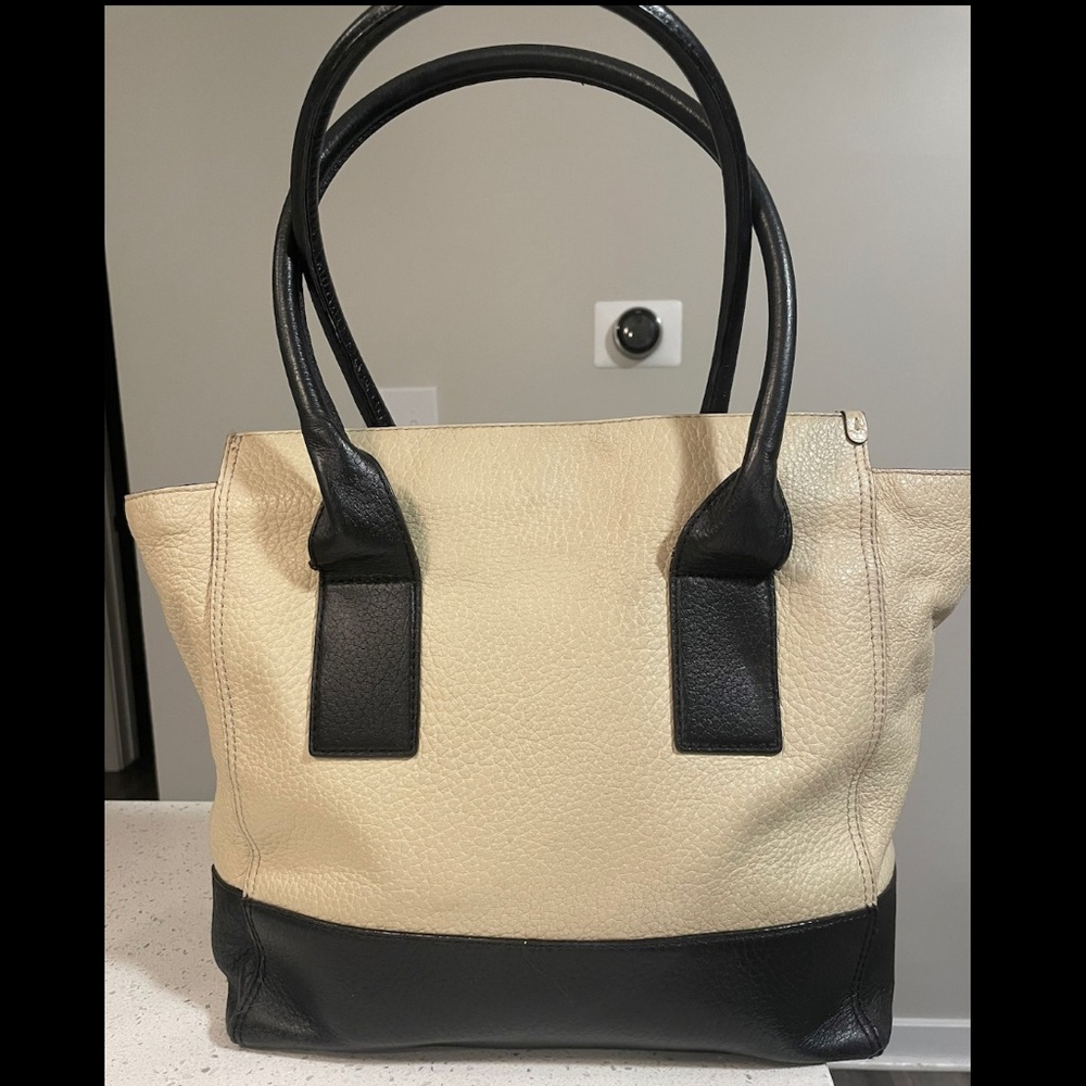 Lightly used Kate Spade leather tote bag - Picture 2 of 3